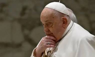 Qué es la neumonía bilateral, la condición que sufre el papa Francisco, y quiénes son más susceptibles a padecerla