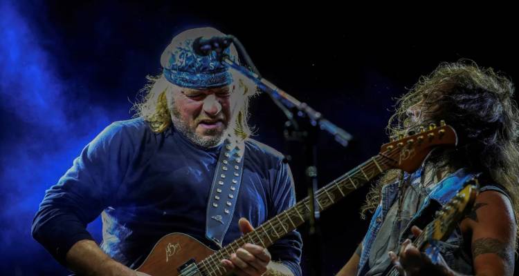 Incidentes en los ingresos al show de La Renga: intentaron entrar sin pagar e hirieron a un policía