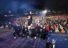 30 mil personas celebraron el cumpleaños de Plaza Huincul con Luck Ra