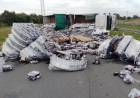 Córdoba. Un camión cargado con cerveza volcó en ruta 36 en Bouwer