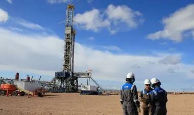 Petroleros acordaron un nuevo aumento salarial para enero del 20,6%