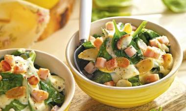 ESPINACAS A LA CREMA CON ALMENDRAS