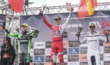 Una despedida por todo lo alto del Patagonia Race Track con Prado y De Wolf celebrando