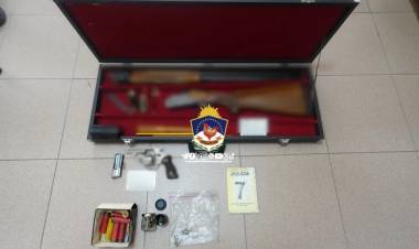 Secuestran armas y gran cantidad de municiones en allanamiento