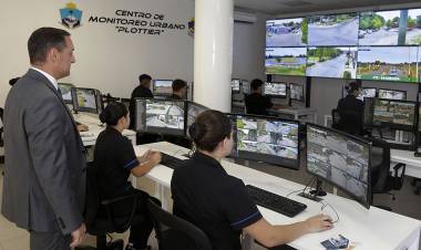 Figueroa inauguró un nuevo Centro de Monitoreo en Plottier