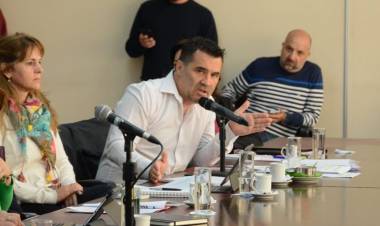  Siguen con la misma receta, endeudar a los Neuquinos