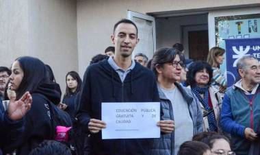 Defendamos la Educación Pública siempre!!