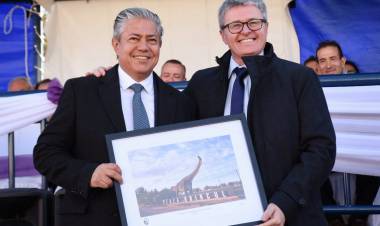 En el 58 aniversario de Plaza Huincul, el intendente Larraza llamó a la unidad y el trabajo en conjunto "por la ciudad que merecemos" 