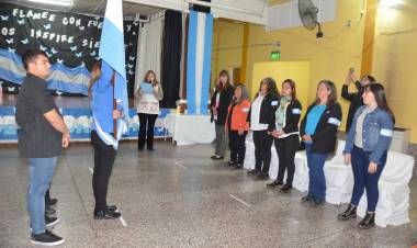 Promesa de Lealtad de la Bandera de jóvenes y adultos