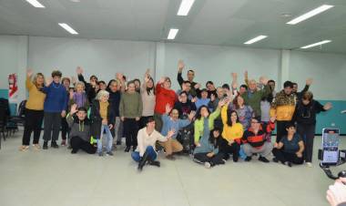 Actividades de los talleres artísticos junto a las y los chicos de la Asociación Civil Alborada