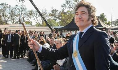 Milei tachó al gobernador de Neuquén de la reunión con las petroleras en Vaca Muerta