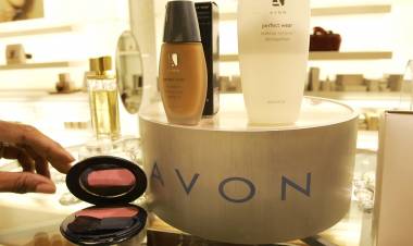 Avon entró en concurso de acreedores en EE.UU.: qué implica para su dueña Natura y cómo afecta a Argentina