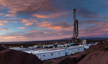 Pampa Energía comprará  sus bonos en circulación para reducir su deuda