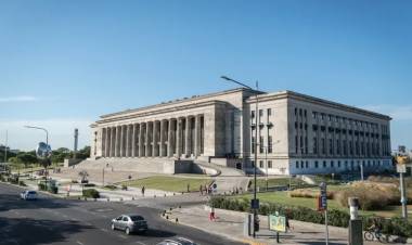 El Gobierno buscará cobrar un arancel a los extranjeros no residentes que cursen en las universidades públicas