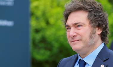 Milei, acosado por la deuda y las reservas en rojo