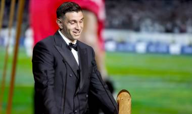 Balón de Oro: Dibu Martínez fue elegido como el mejor arquero del mundo 2024