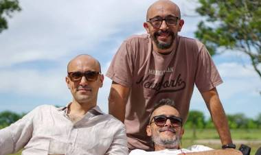 ¡Son un calco! Abel Pintos compartió una foto junto a sus hermanos y les dedicó unas tiernas palabras: "Somos uno dividido en tres"