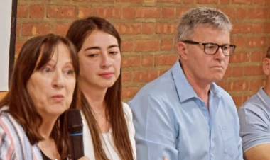 El intendente Claudio Larraza participó del primer encuentro de la Mesa Interinstitucional para mejorar el Bienestar Juvenil