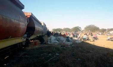 Saquearon un tren en Santa Fe y se robaron cerca de mil toneladas de soja