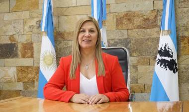 La política ya decidió: renuncia o juicio político a Gloria Ruiz