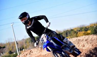 Carrasco logra un triunfo inolvidable en la segunda fecha del 29° Campeonato Nocturno de Supercross