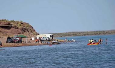 Alerta por cianobacterias en Villa El Chocón desde hoy y hasta el domingo, en medio del calor