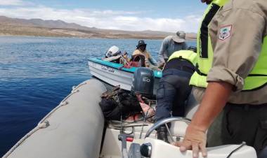 Rescataron a dos pescadores en el embalse Alicurá