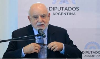 El Gobierno aceleró los tiempos y echó al procurador del Tesoro Rodolfo Barra