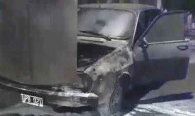 Neuquén: tras una discusión por el contrato de alquiler, le quemó el auto a su inquilino
