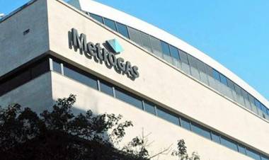 El paso de YPF para vender sus acciones en la mayor distribuidora de gas del país