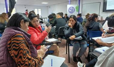  Plaza Educa: Comenzaron las inscripciones del plan de terminalidad de estudios secundarios