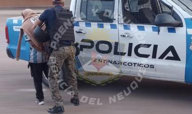 Operativo antidroga – secuestran cocaína y demoran a tres personas