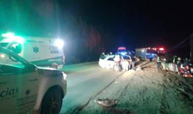 Dos muertos y un herido grave tras un choque en Añelo: la Ruta 7 está cortada