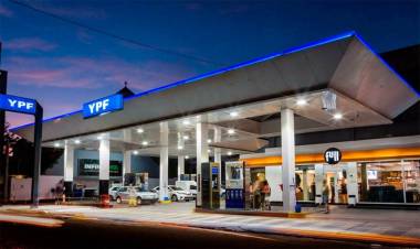 YPF aplicará precios variables por hora: cargar combustible será más barato de madrugada desde el 23 de junio