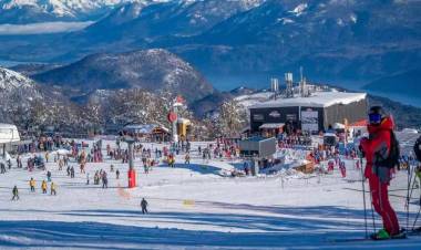 Aseguran que la licitación para concesionar uno de los principales centros de esquí del país es "desprolija y oscura"