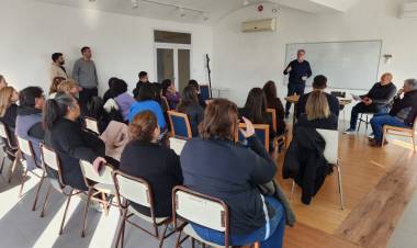 10 años después de la adjudicación de lotes, las familias del barrio Islas Malvinas recibirán los servicios