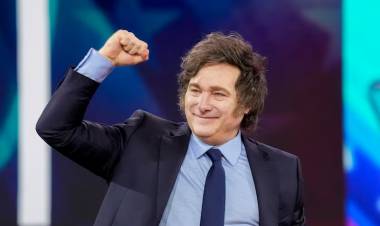 Milei vetó el aumento a jubilaciones y la ley de emergencia en discapacidad