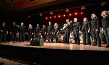 Sanampay y el Ensamble Vocal Huincul brillaron en el Centro Cultural Gregorio Álvarez 