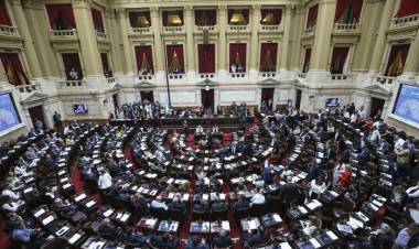 Milei intenta blindarse de una nueva paliza en el Congreso