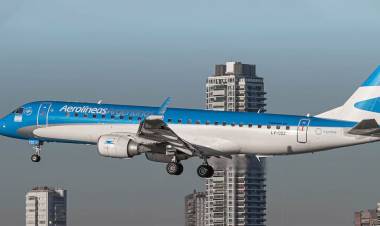 Aerolíneas Argentinas lanzó un plan para pagar pasajes en hasta 12 cuotas sin interés en vuelos nacionales