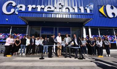 Maxi Carrefour celebró su desembarco en Plaza Huincul