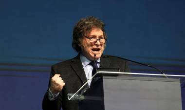 Cayó la confianza en el Gobierno durante enero, pero se mantuvo por encima del promedio de 2025