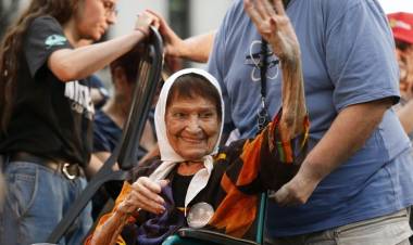Murió Taty Almeida, presidenta de Madres de Plaza de Mayo Línea Fundadora