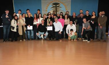 350 personas recibieron sus certificados de finalización de estudios de la Subsecretaría de Capacitación