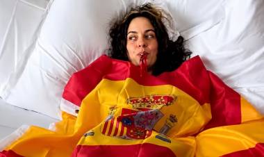 Crece el repudio a Rosalía: fanáticos venden sus entradas tras su polémico posteo sobre la Selección