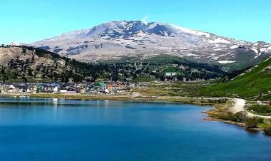 El volcán Copahue fue seleccionado entre las cinco montañas que representarán a Argentina