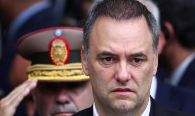 Tras la prórroga, Manuel Adorni se acerca a la fecha límite para presentar su justificación patrimonial en Comodoro Py