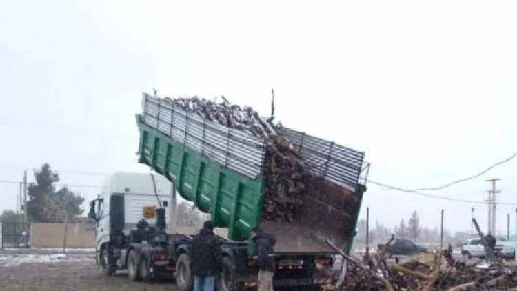 En la provincia de Vaca Muerta Neuquén reforzó la entrega de leña en barrios de la capital