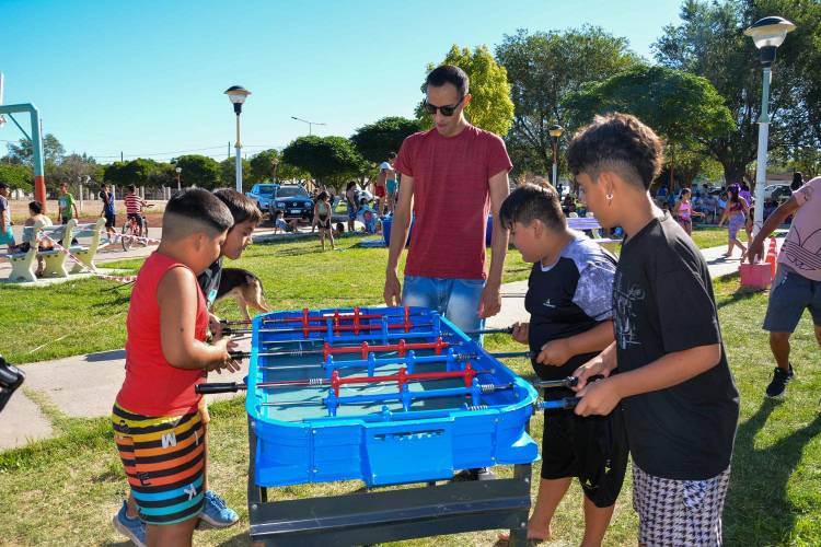 Tarde de verano en el barrio Peñi Trapún de Cutral Co 