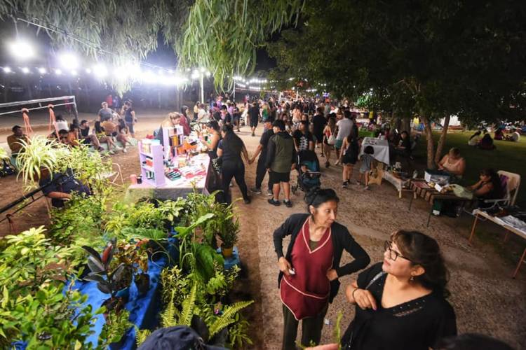 Plaza Huincul celebro el Carnaval 2024 en Parque Rivadulla! 